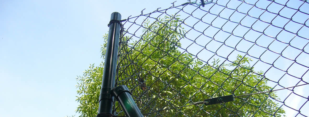 Chain Link Fence¬-The More Economical Fencing System