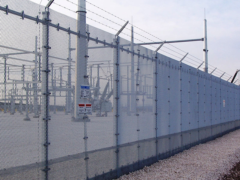 Chain Link Fence¬-The More Economical Fencing System