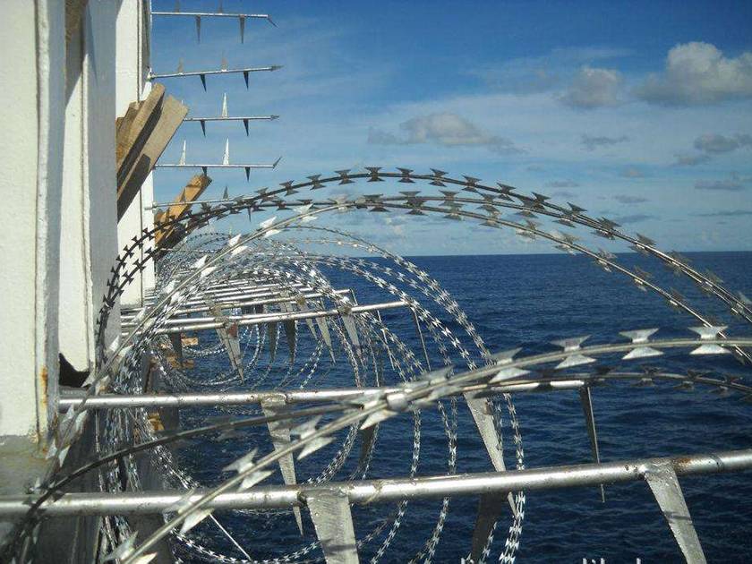 concertina-wire-vessel-protection